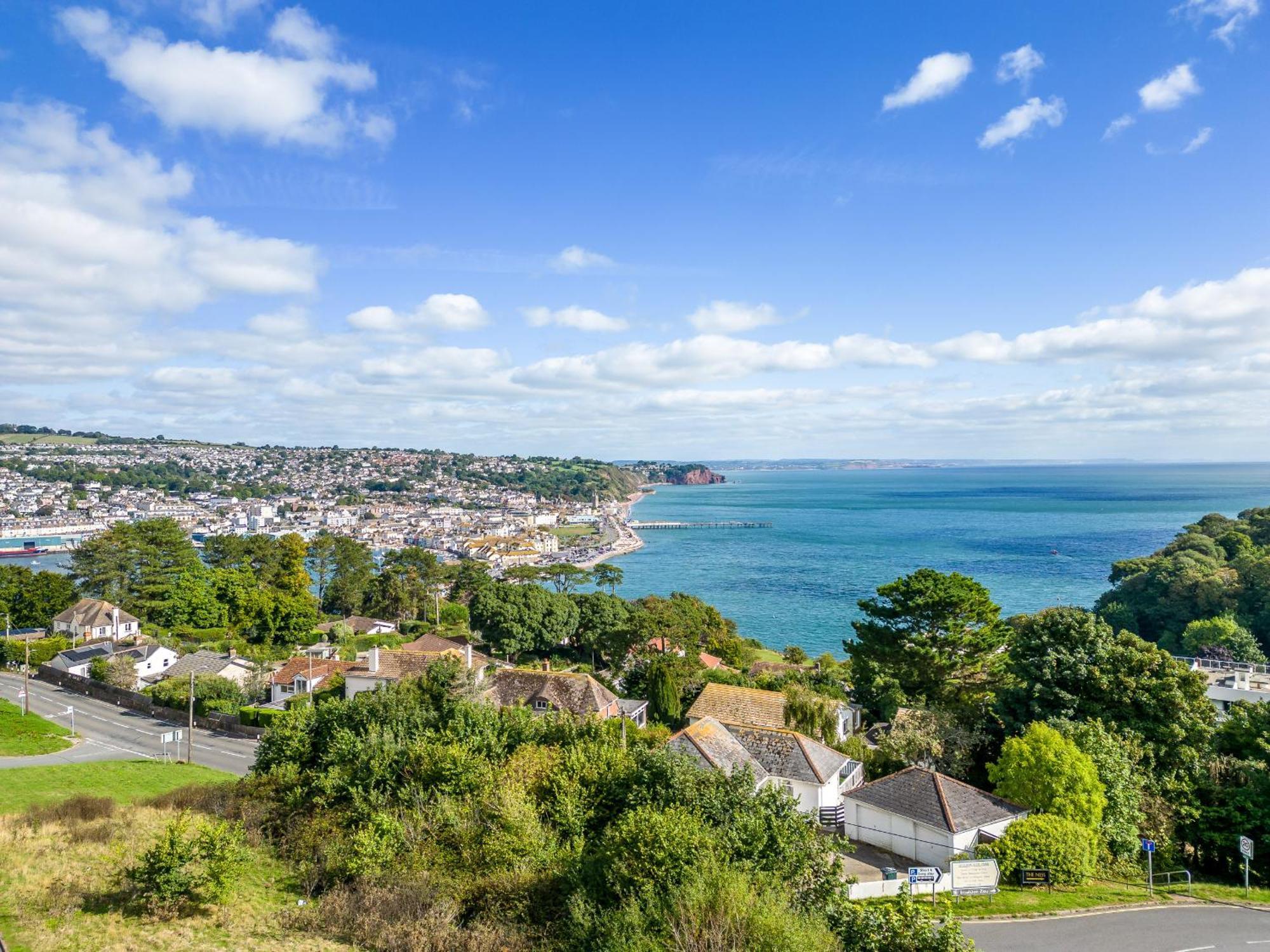 Crab Shack Apartments - Stylish Back Beach Duplex Apartment, Teignmouth Exterior photo